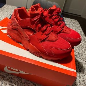 red huaraches